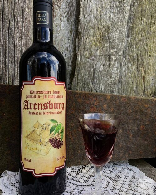 Kuressaare lossi puuvilja- ja marjavein Arensburg 750ml - Image 2
